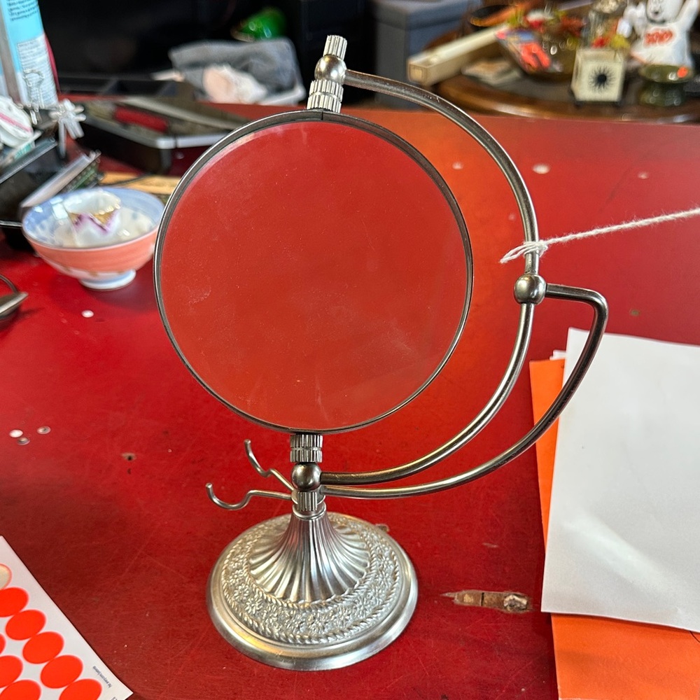 Elegant Silver vintage magnifying glass